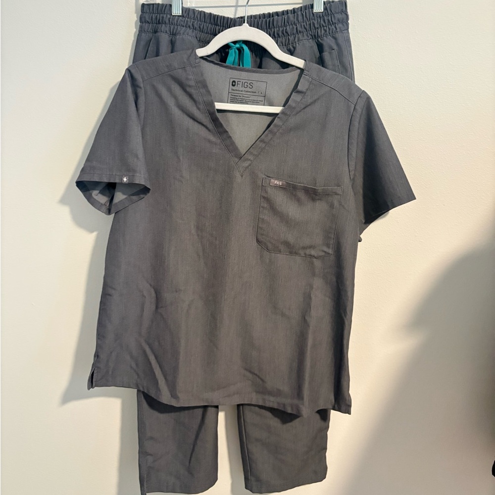 FIGS Graphite Scrub Set (L)